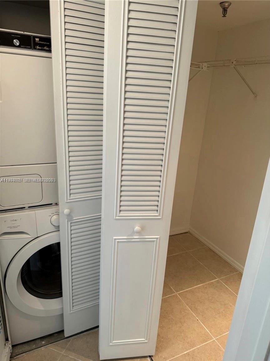 LAKEVIEW OF THE CALF CLUB - Residential