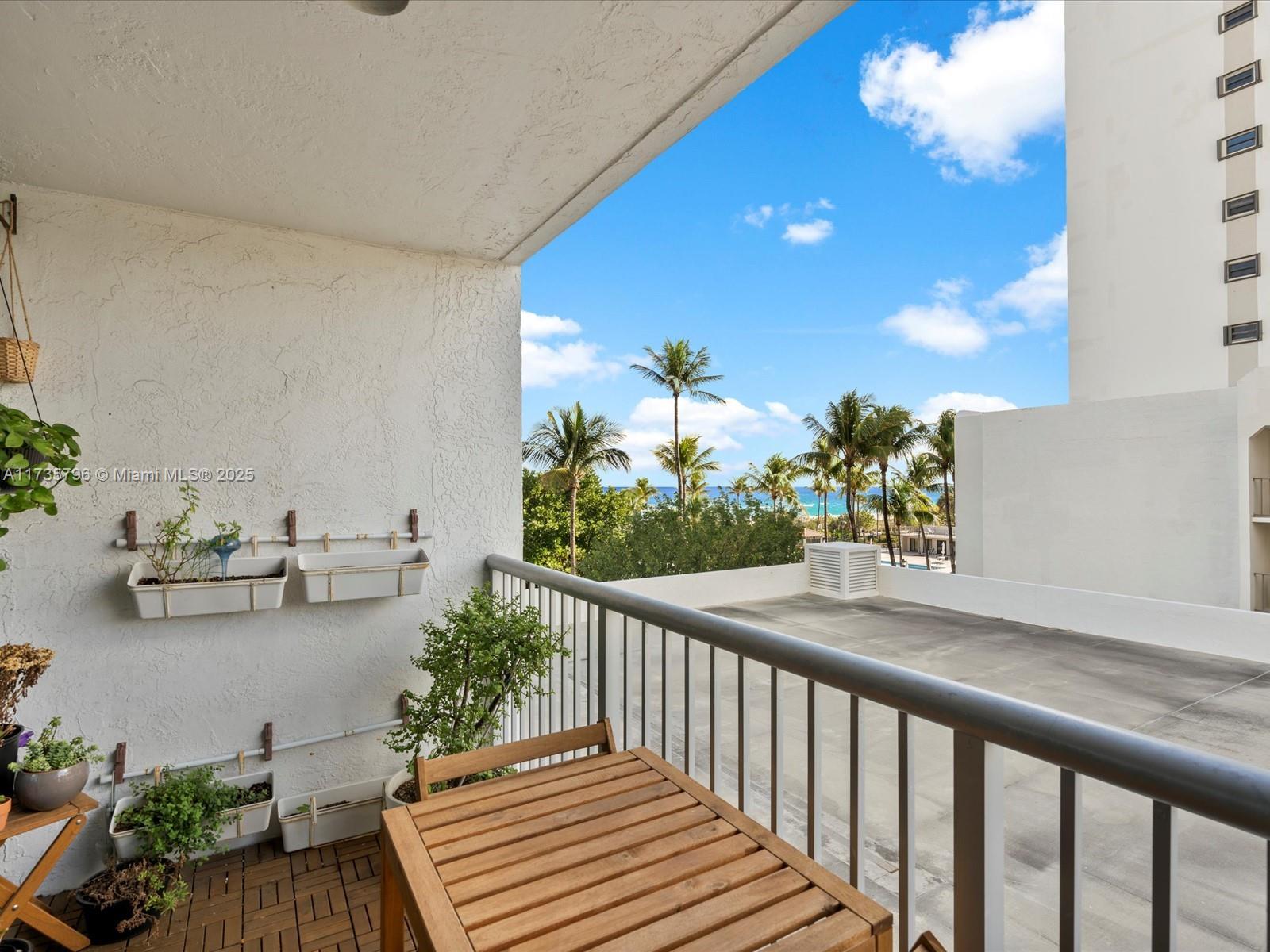 MIRASOL OCEAN TOWERS COND - Residential