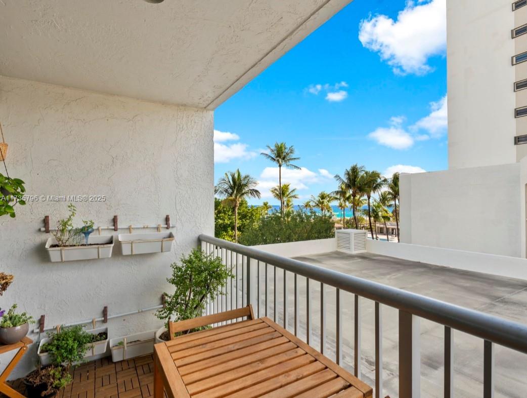MIRASOL OCEAN TOWERS COND - Residential
