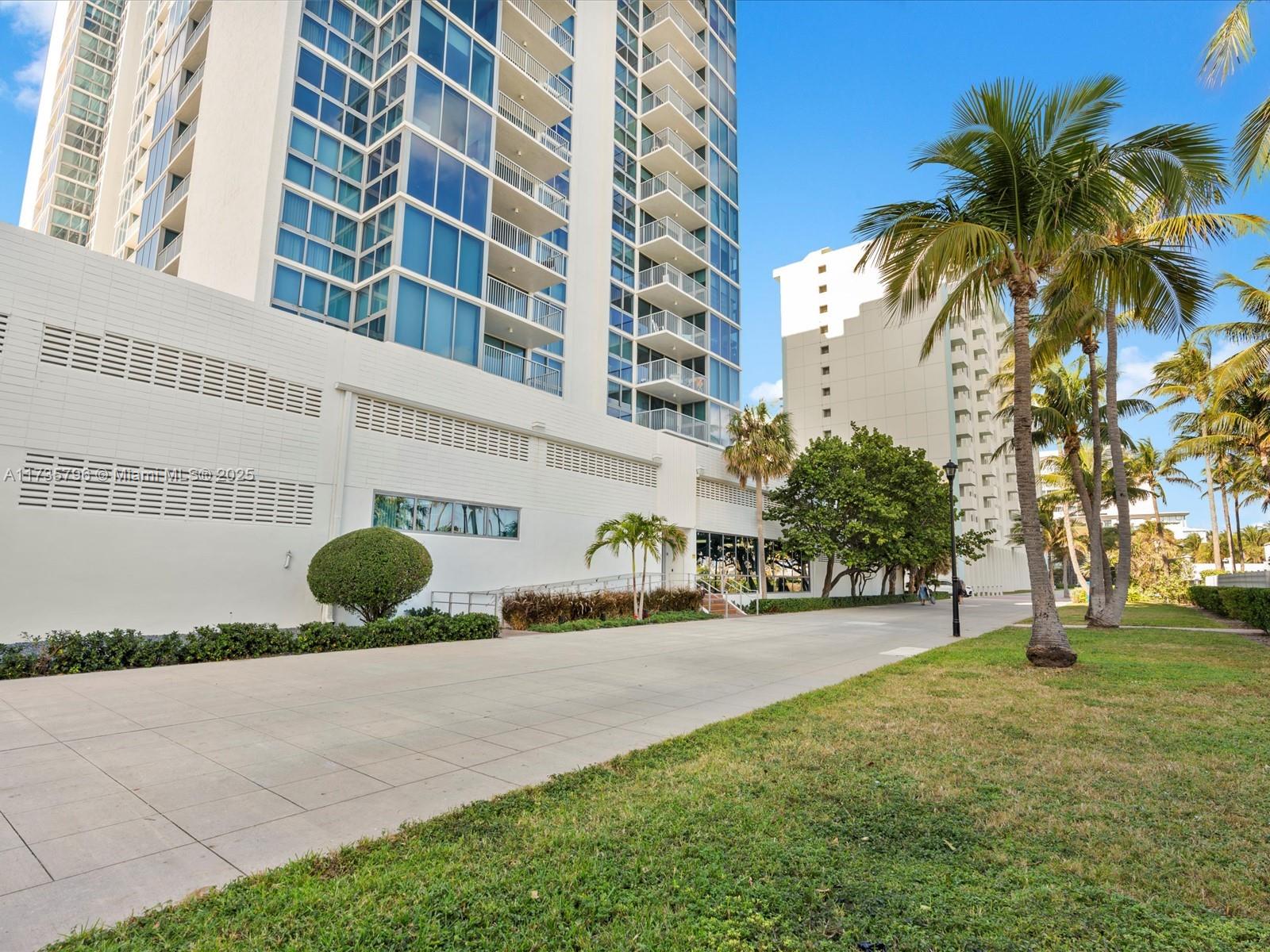 MIRASOL OCEAN TOWERS COND - Residential