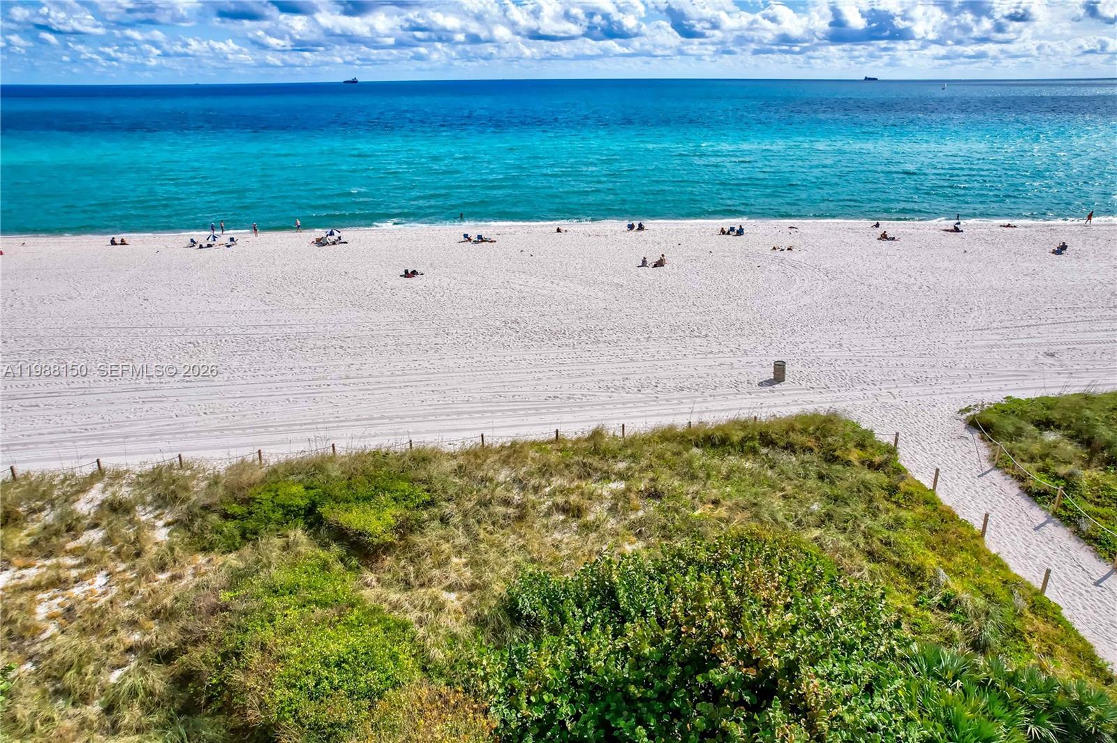 2625 Collins Ave 418