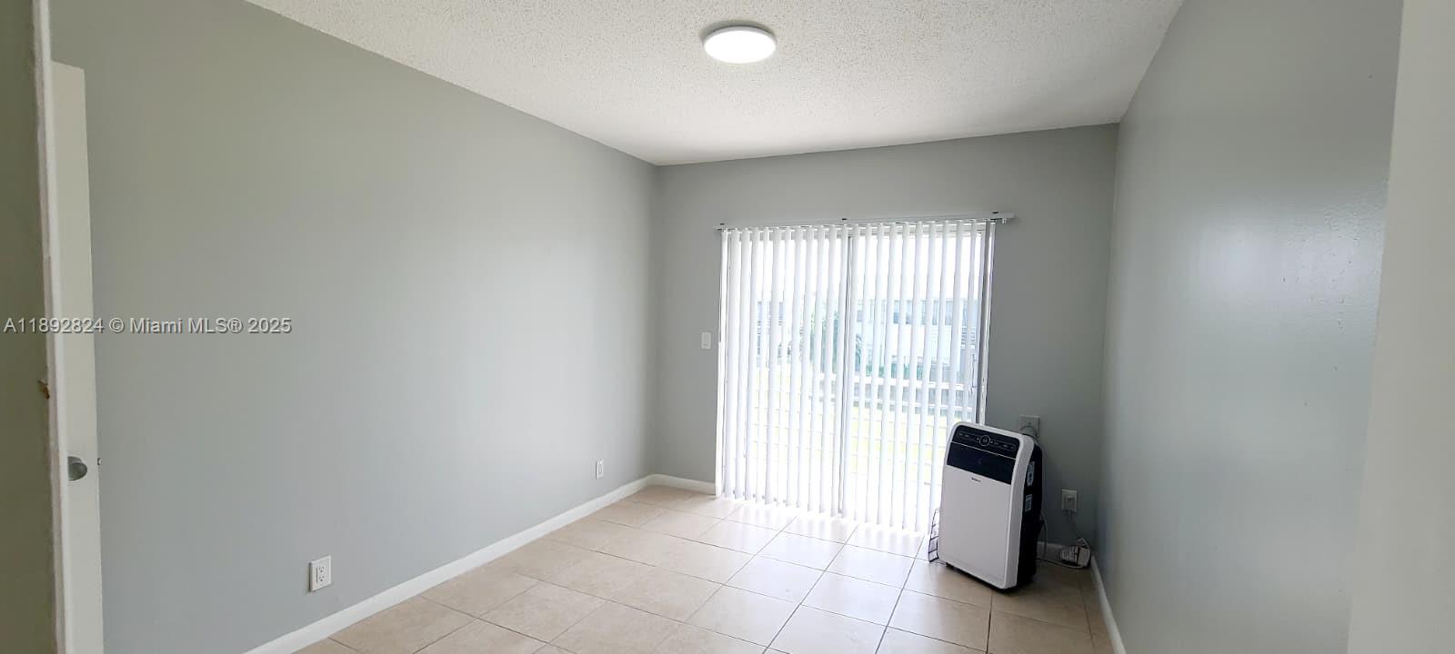 NORWICH CONDO - Residential Lease