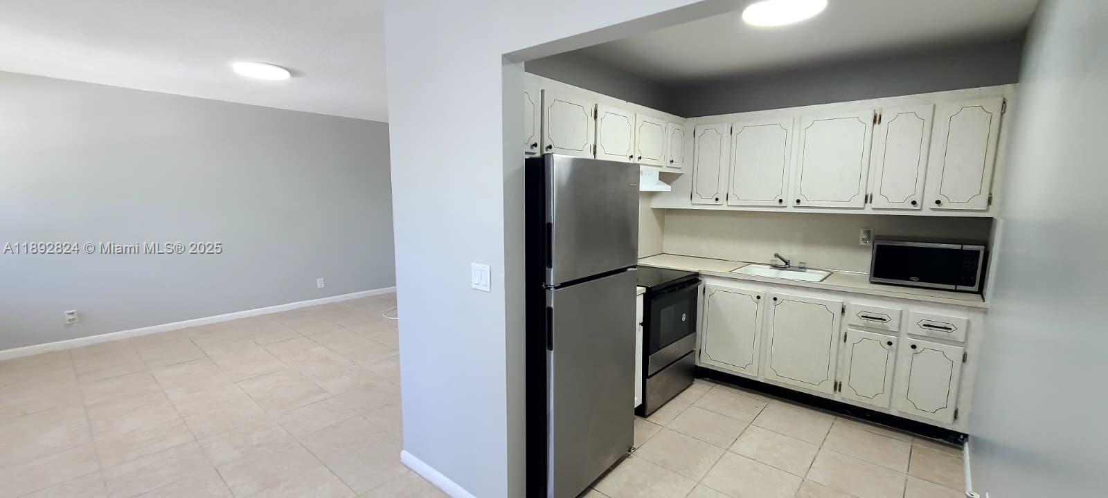NORWICH CONDO - Residential Lease
