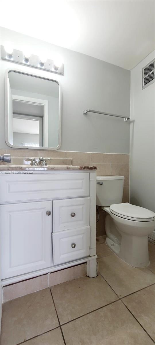 NORWICH CONDO - Residential Lease