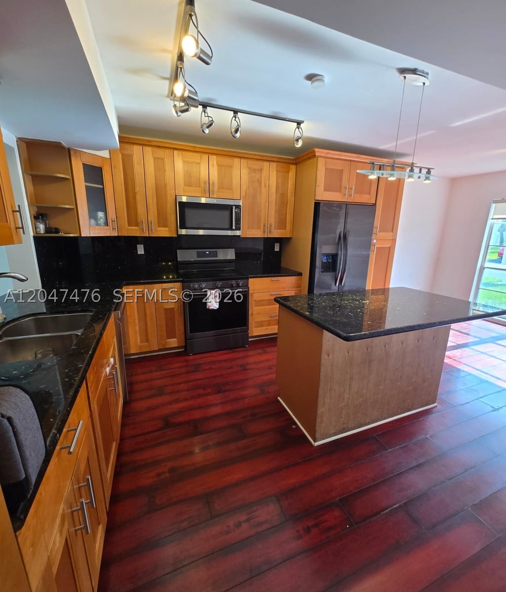 Photo of 926 NE 27th Ave #926, Hallandale Beach, FL 33009 (MLS # A12047476)