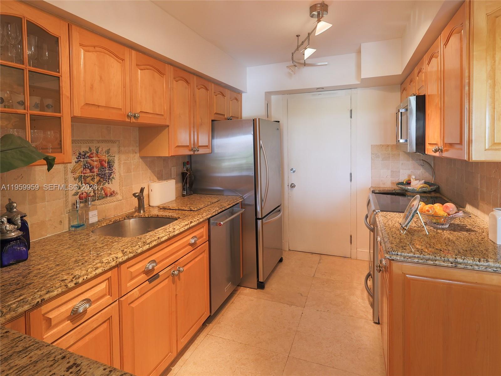 GALEN BREAKERS CONDOMINIU - Residential Lease