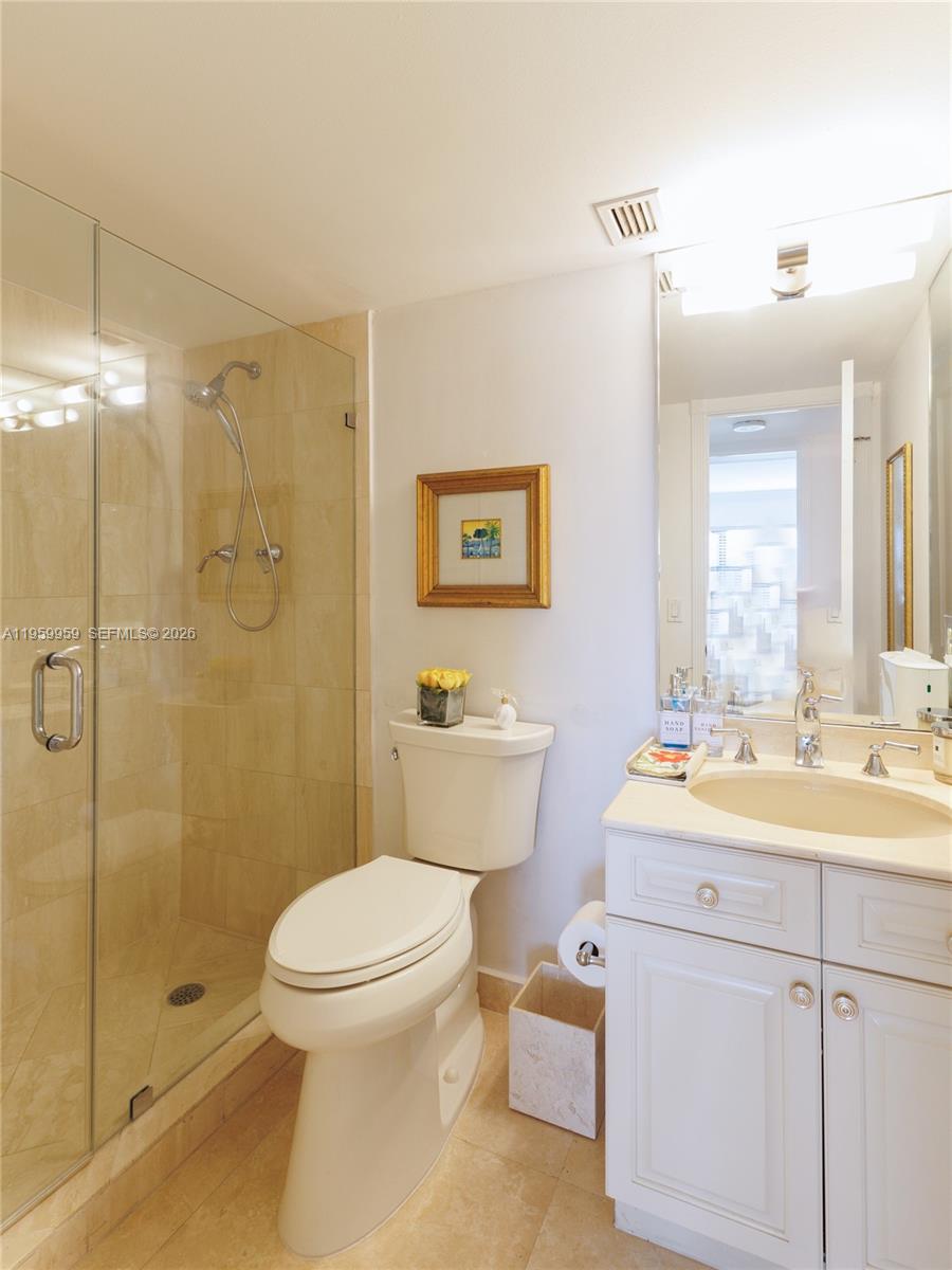 GALEN BREAKERS CONDOMINIU - Residential Lease