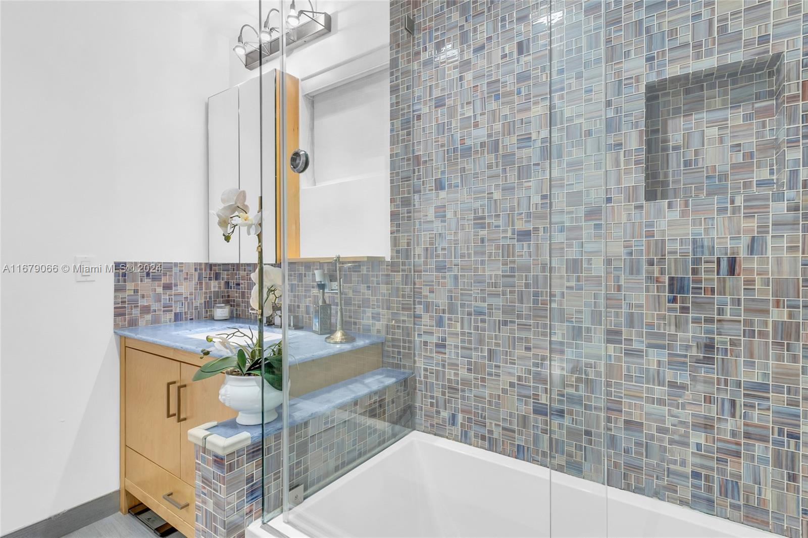 REM FOSTER & SANCHEZ TRAC - Residential