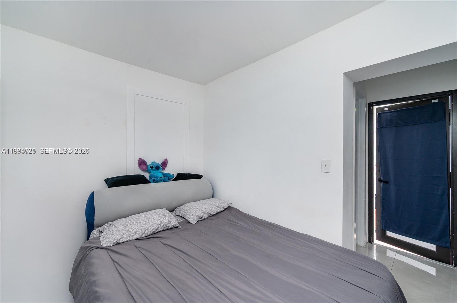 17 AVE MANOR - Residential Income