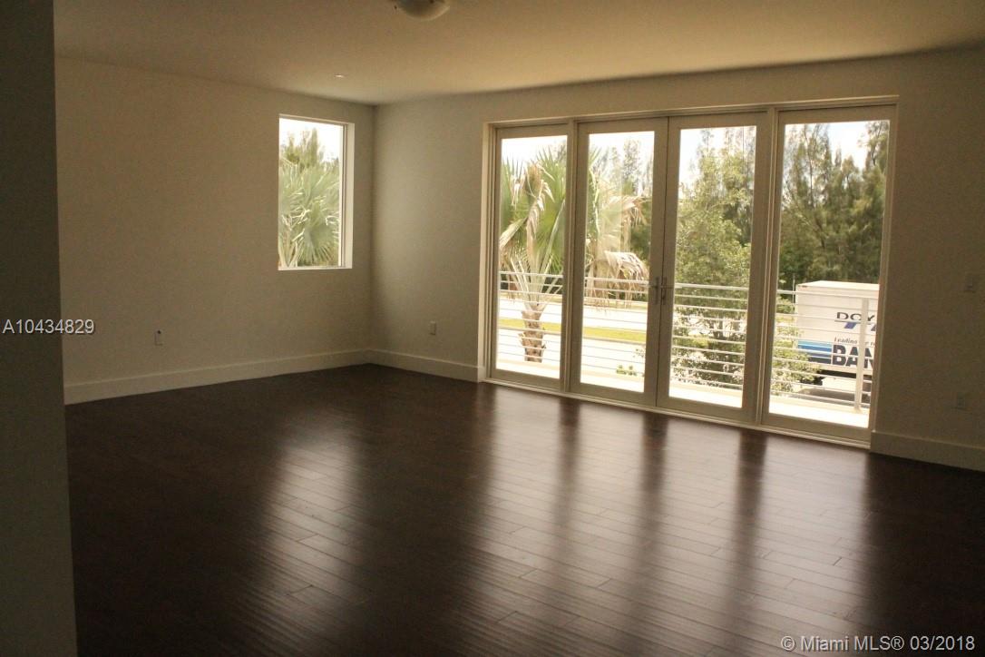 DORAL COMMONS RESIDENTIAL - Residential Lease