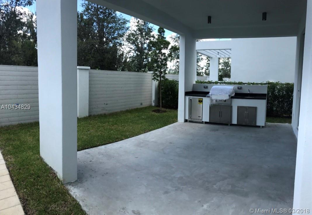 DORAL COMMONS RESIDENTIAL - Residential Lease