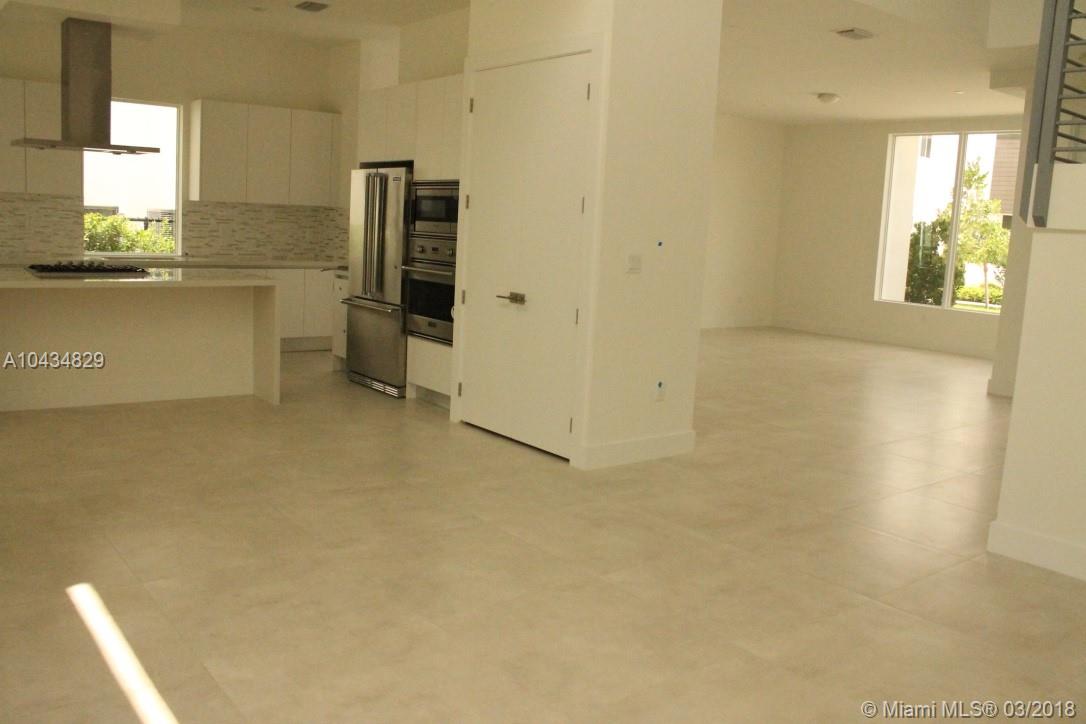 DORAL COMMONS RESIDENTIAL - Residential Lease