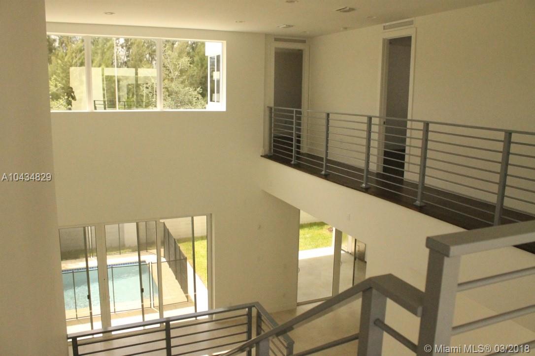 DORAL COMMONS RESIDENTIAL - Residential Lease