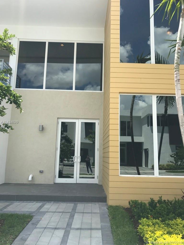 DORAL COMMONS RESIDENTIAL - Residential Lease