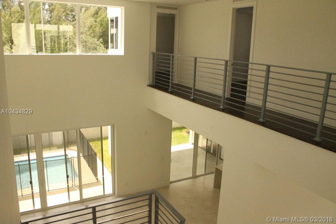 DORAL COMMONS RESIDENTIAL - Residential Lease
