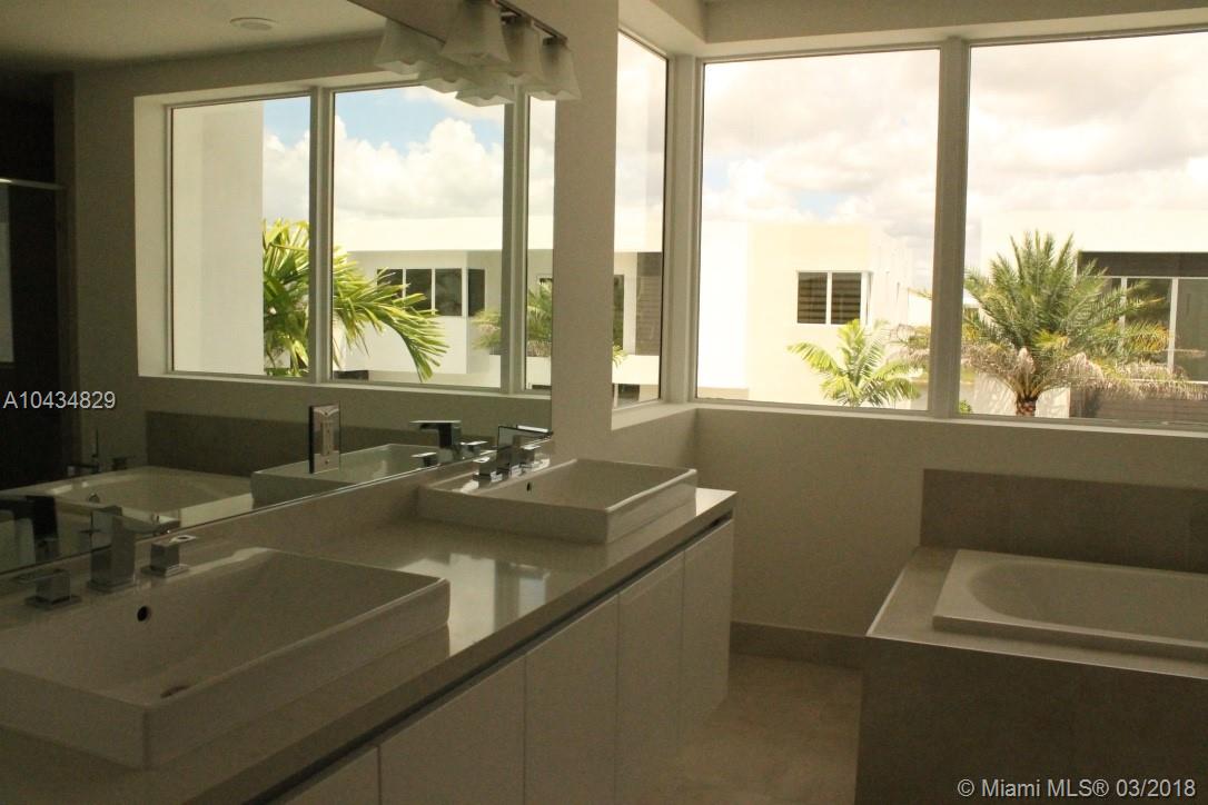 DORAL COMMONS RESIDENTIAL - Residential Lease