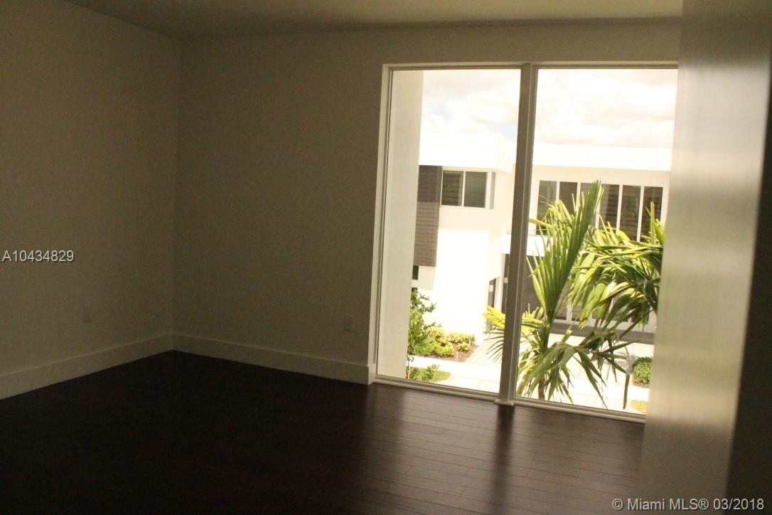 DORAL COMMONS RESIDENTIAL - Residential Lease