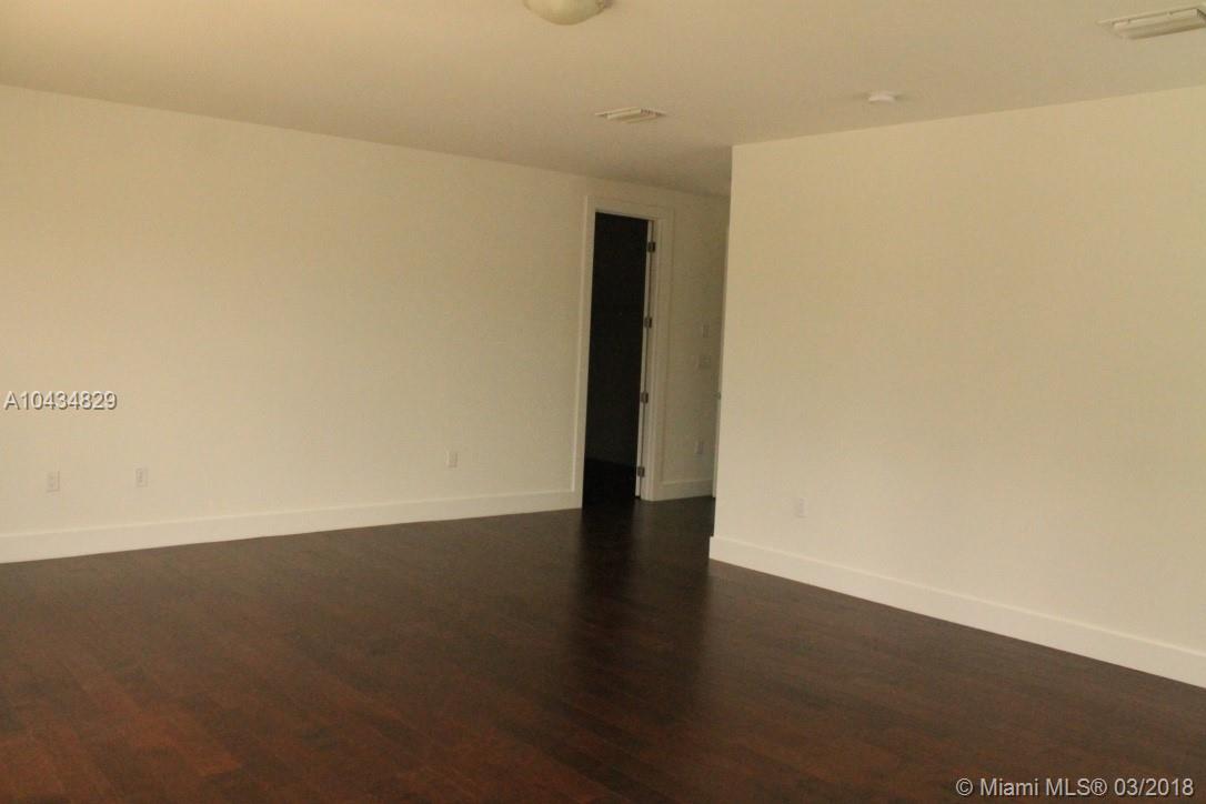 DORAL COMMONS RESIDENTIAL - Residential Lease