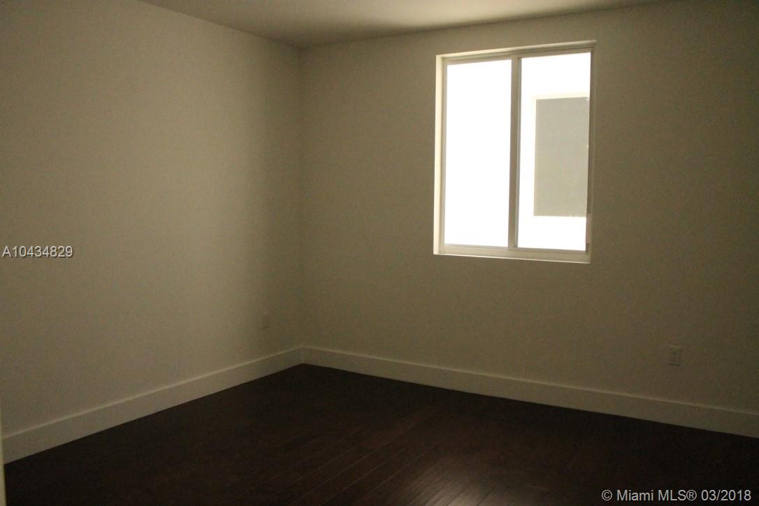 DORAL COMMONS RESIDENTIAL - Residential Lease