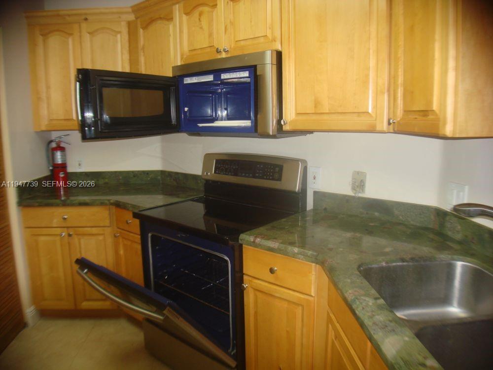 MEDITERRANEAN VILLAS COND - Residential Lease