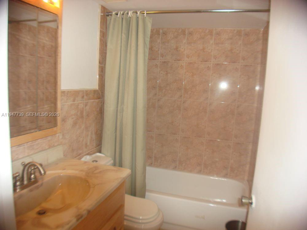 MEDITERRANEAN VILLAS COND - Residential Lease