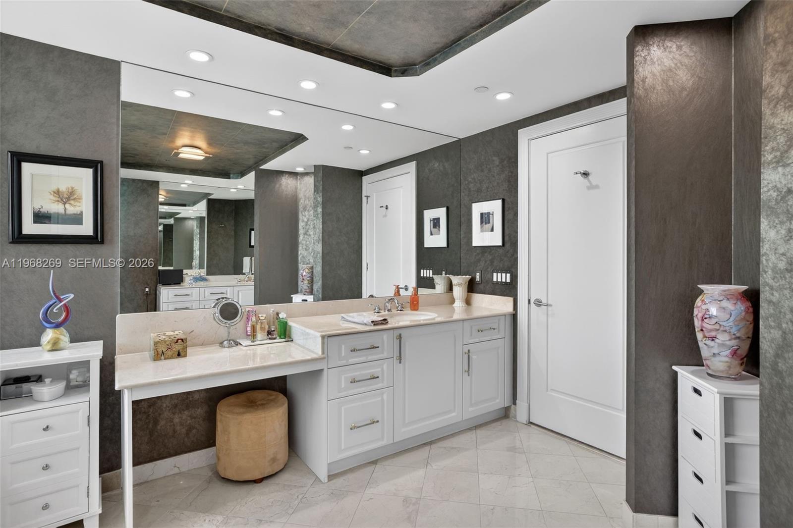 LE CLUB INTERNATIONAL - Residential