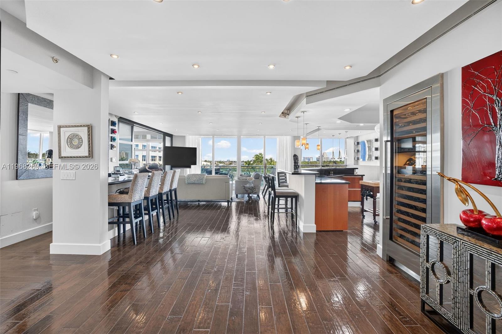 LE CLUB INTERNATIONAL - Residential