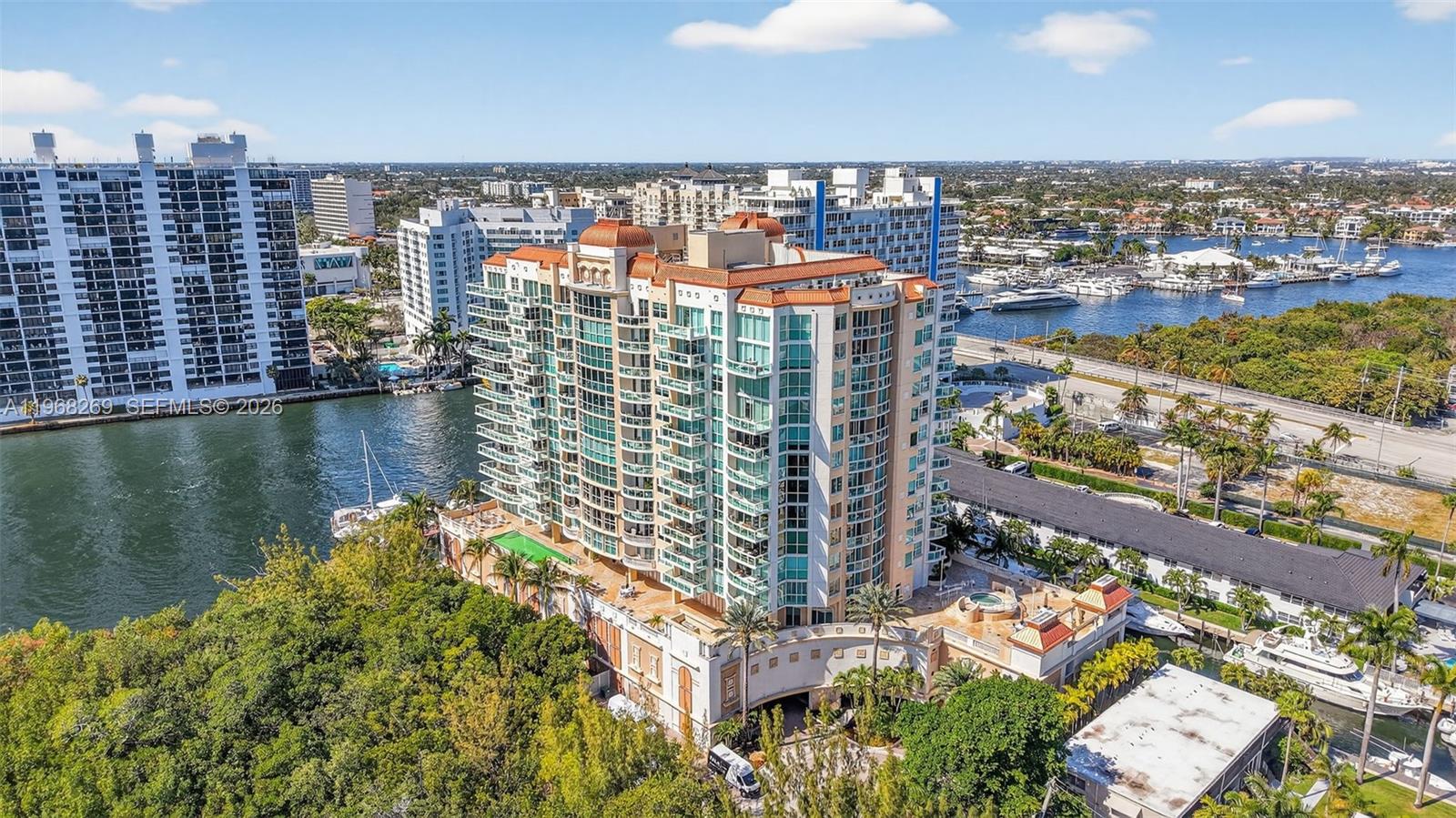 LE CLUB INTERNATIONAL - Residential