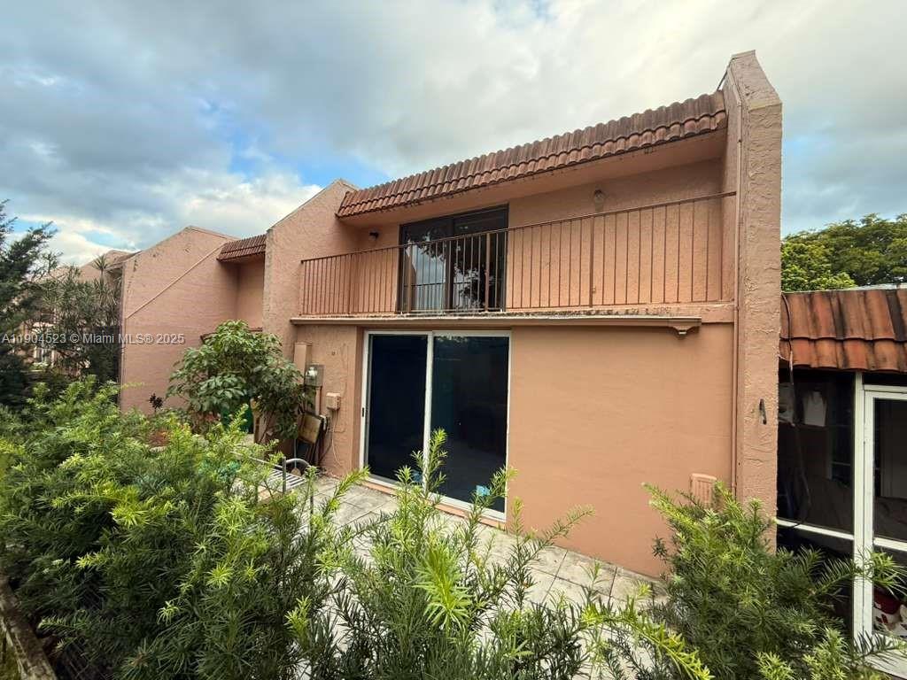 VALENCIA VILLAGE CONDO PH - Residential