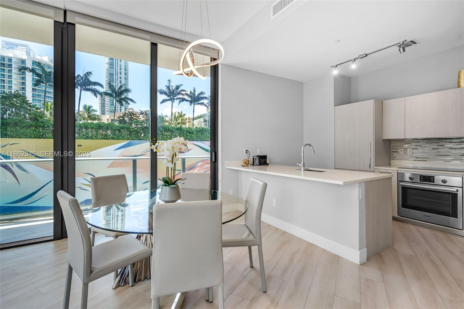 PARAISO BAYVIEWS CONDO - Residential