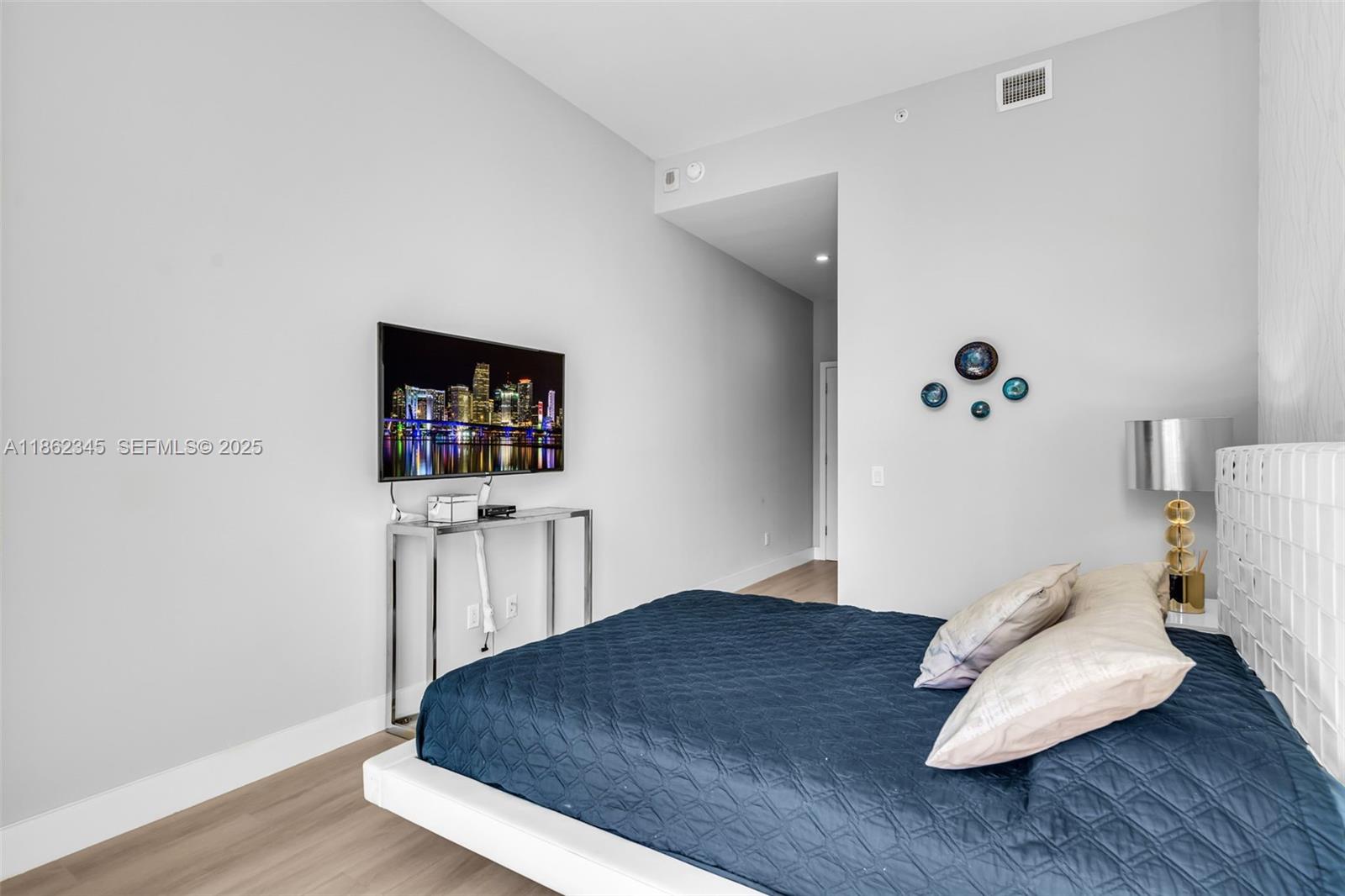 PARAISO BAYVIEWS CONDO - Residential