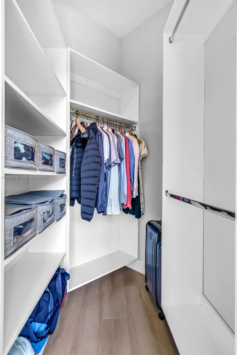 PARAISO BAYVIEWS CONDO - Residential