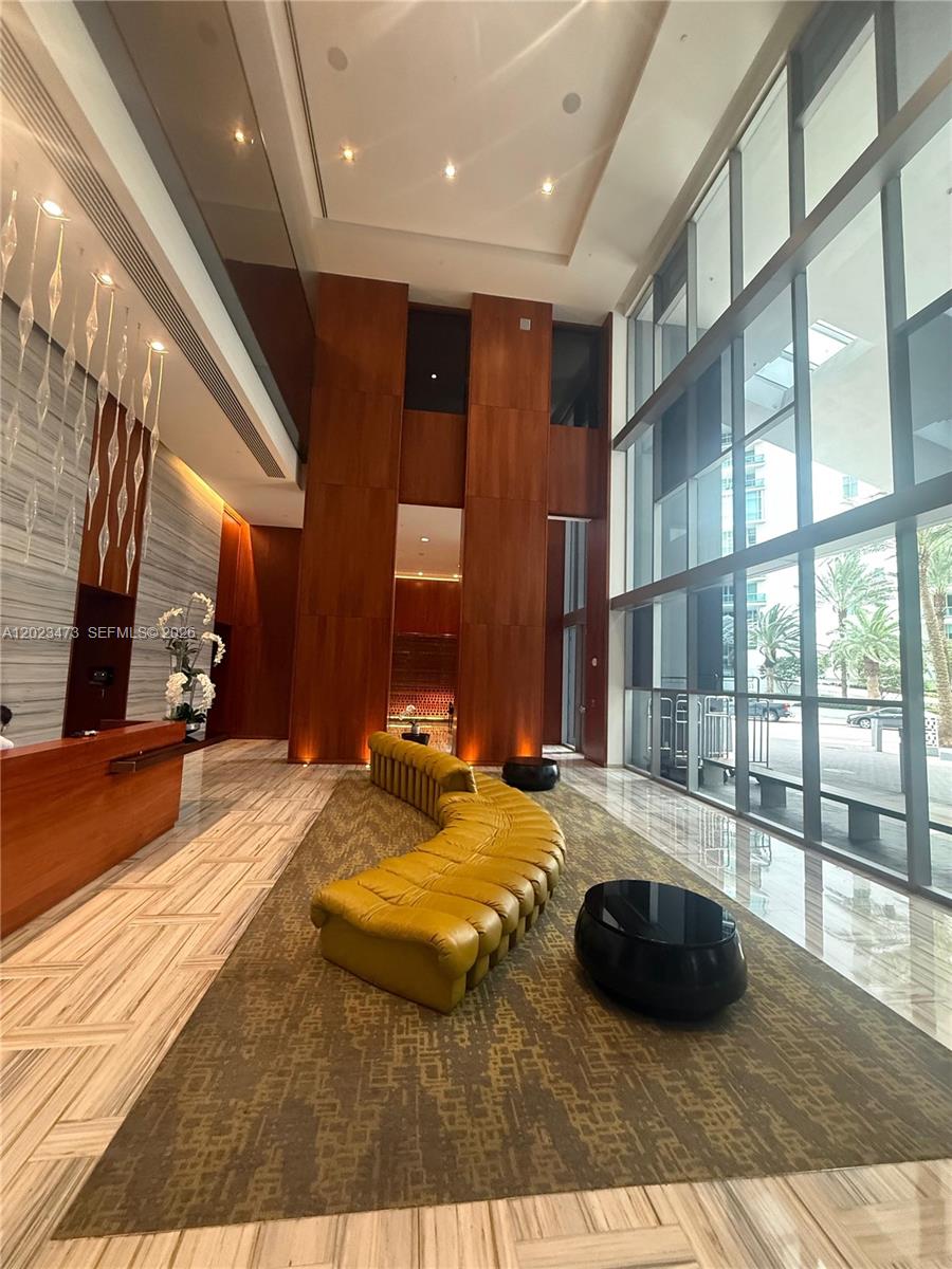 1300 Brickell Bay Dr 707