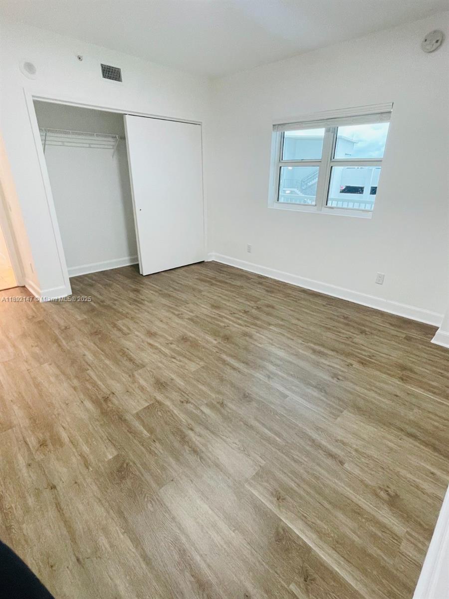 THE OAKS I CONDO - Residential Lease