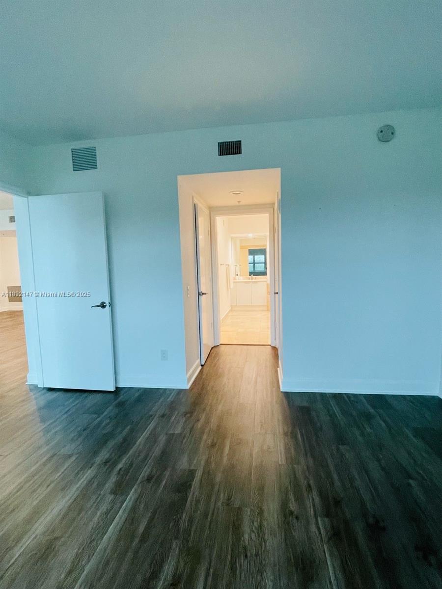 THE OAKS I CONDO - Residential Lease