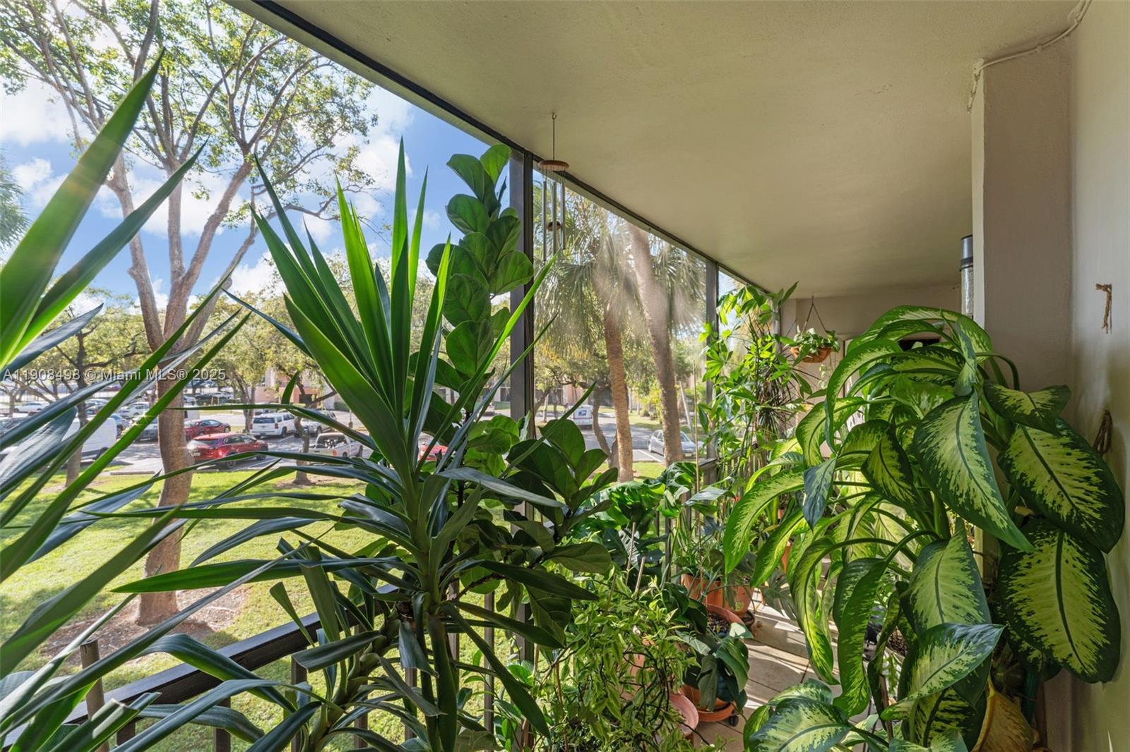 HORIZONS WEST CONDO #7 - Residential