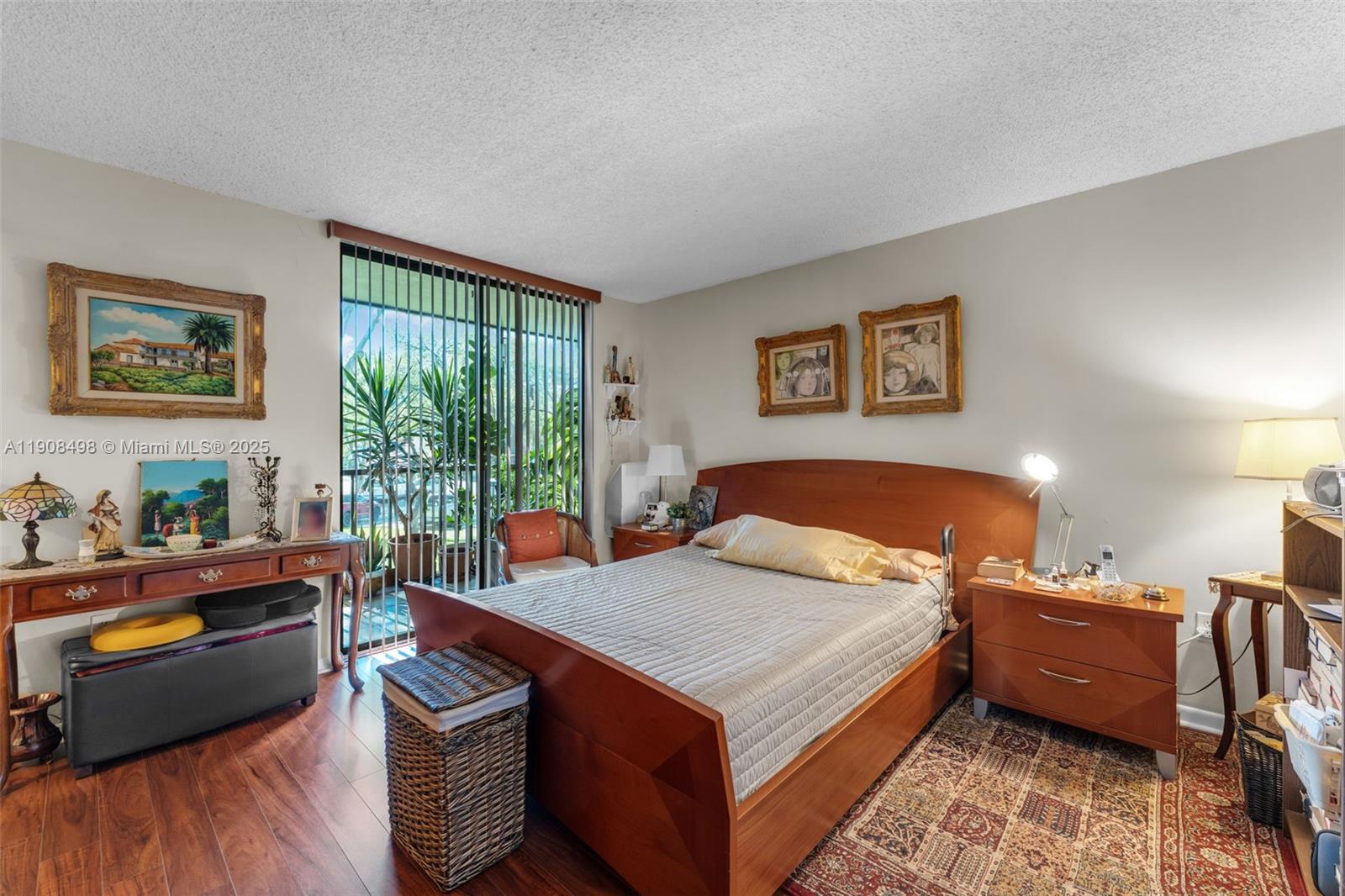 HORIZONS WEST CONDO #7 - Residential