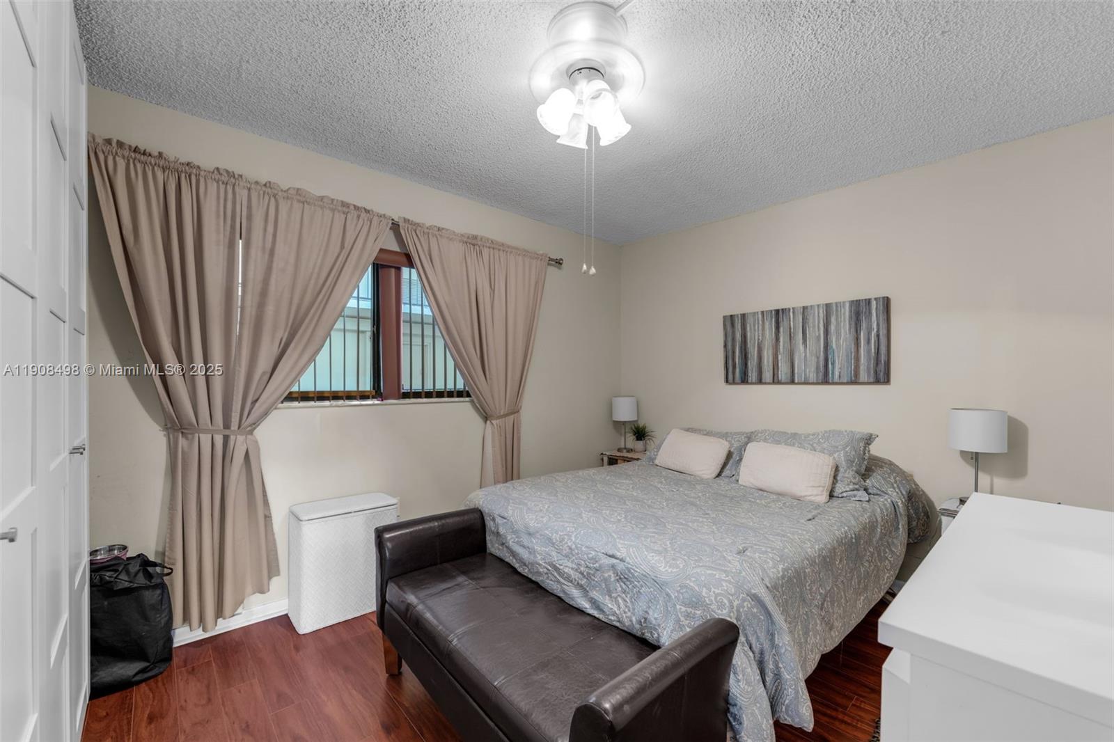 HORIZONS WEST CONDO #7 - Residential