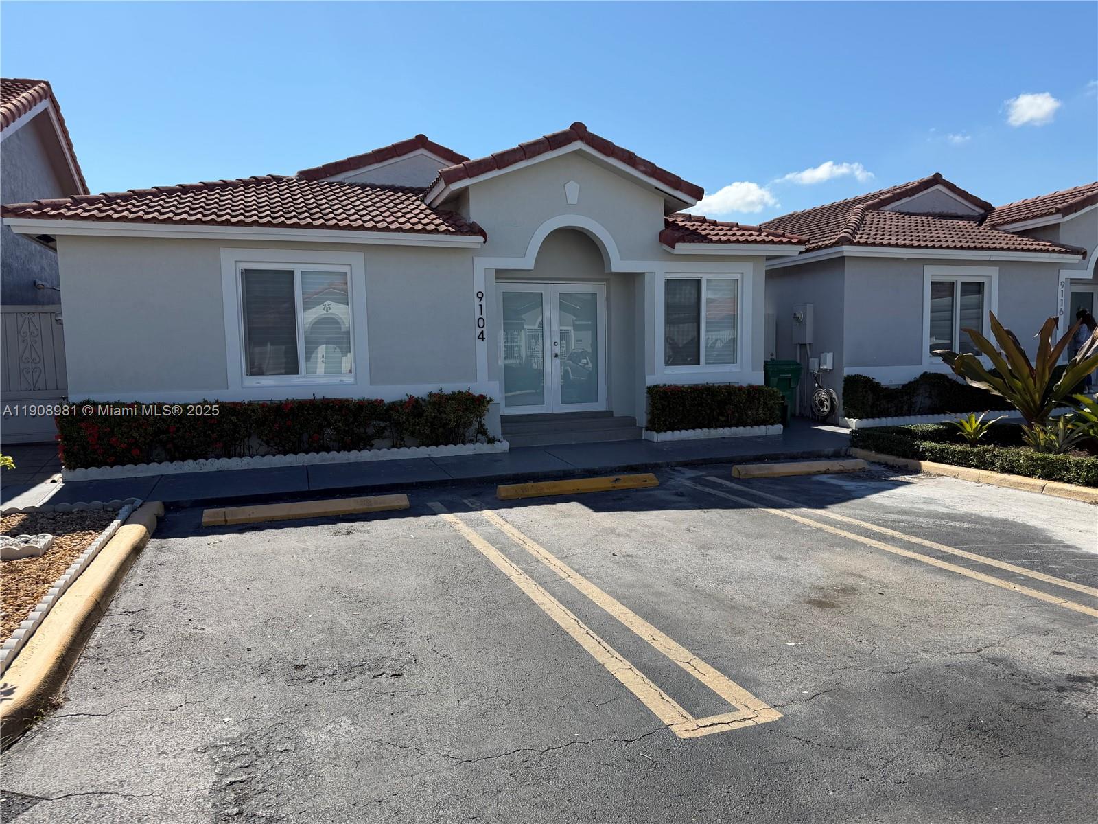 LES FONTAINES CONDO - Residential Lease