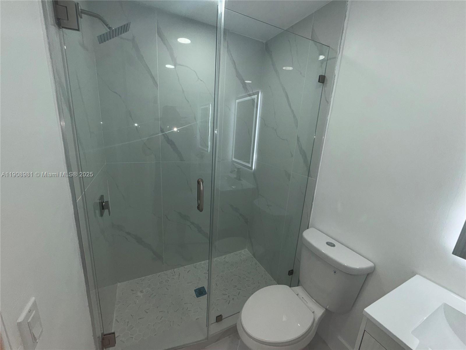 LES FONTAINES CONDO - Residential Lease