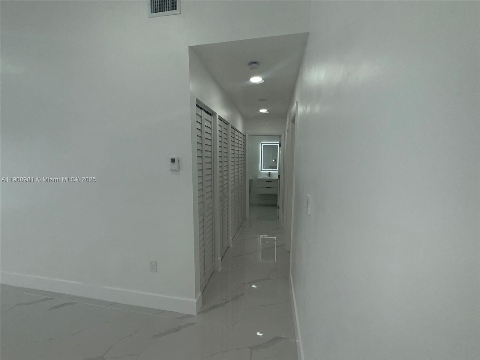 LES FONTAINES CONDO - Residential Lease