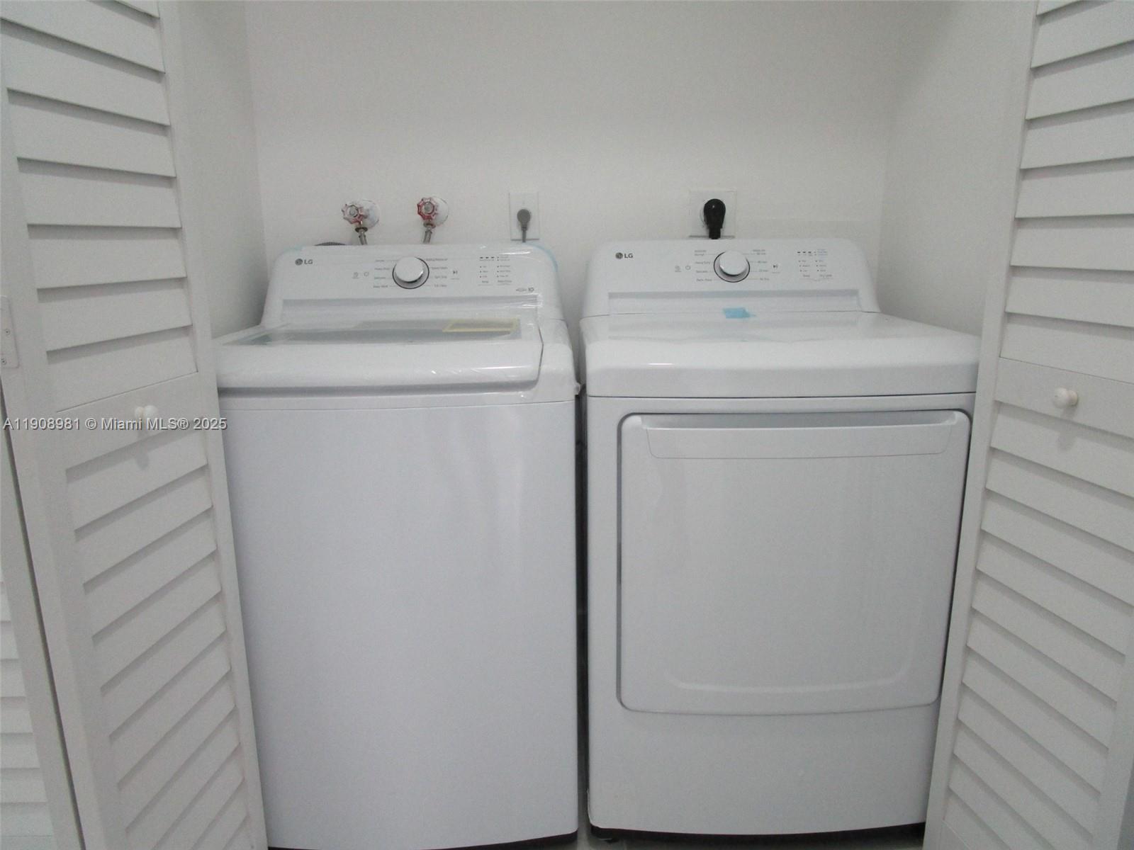 LES FONTAINES CONDO - Residential Lease