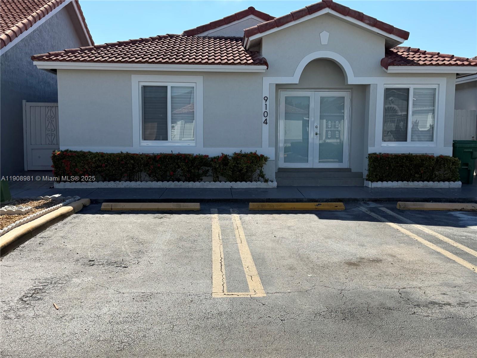 LES FONTAINES CONDO - Residential Lease