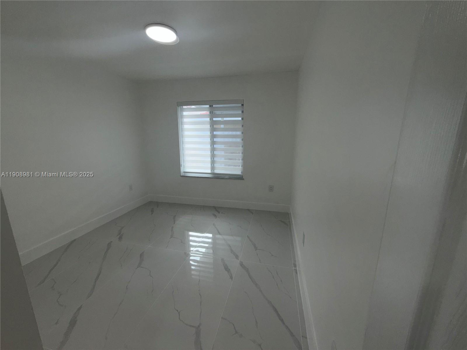 LES FONTAINES CONDO - Residential Lease