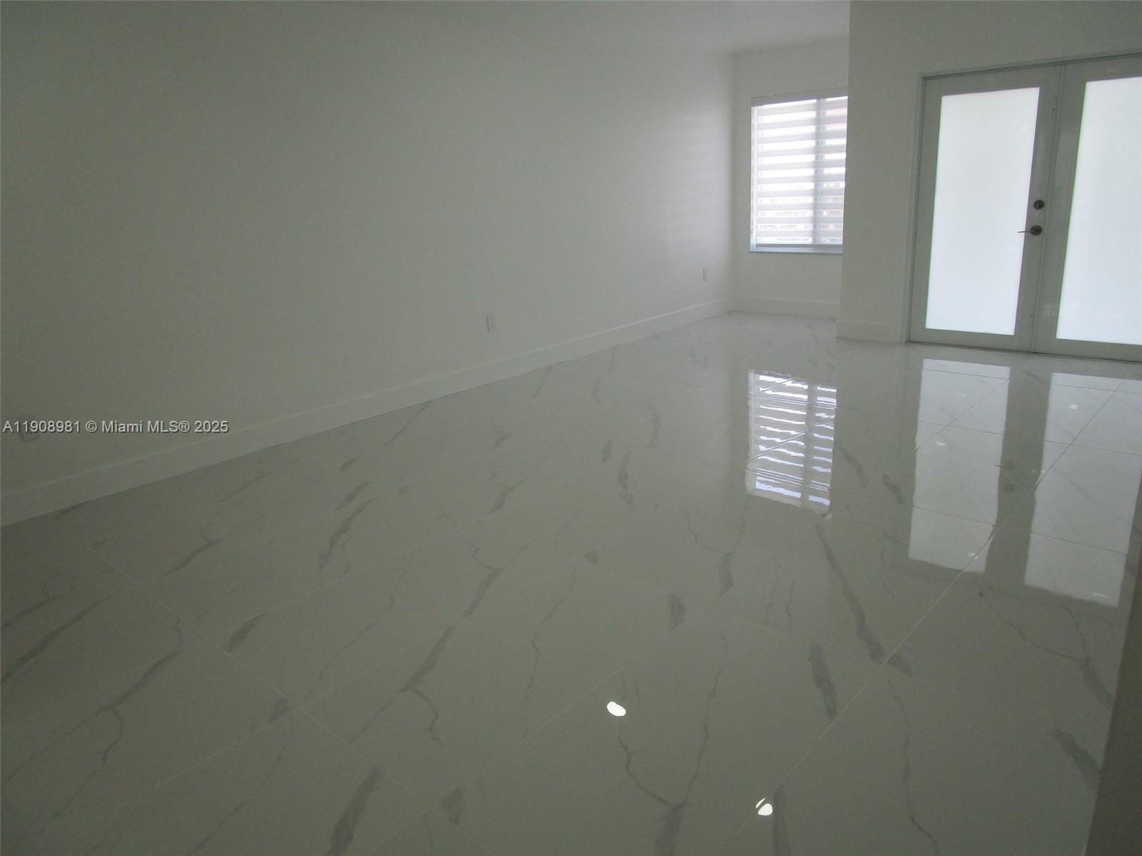 LES FONTAINES CONDO - Residential Lease