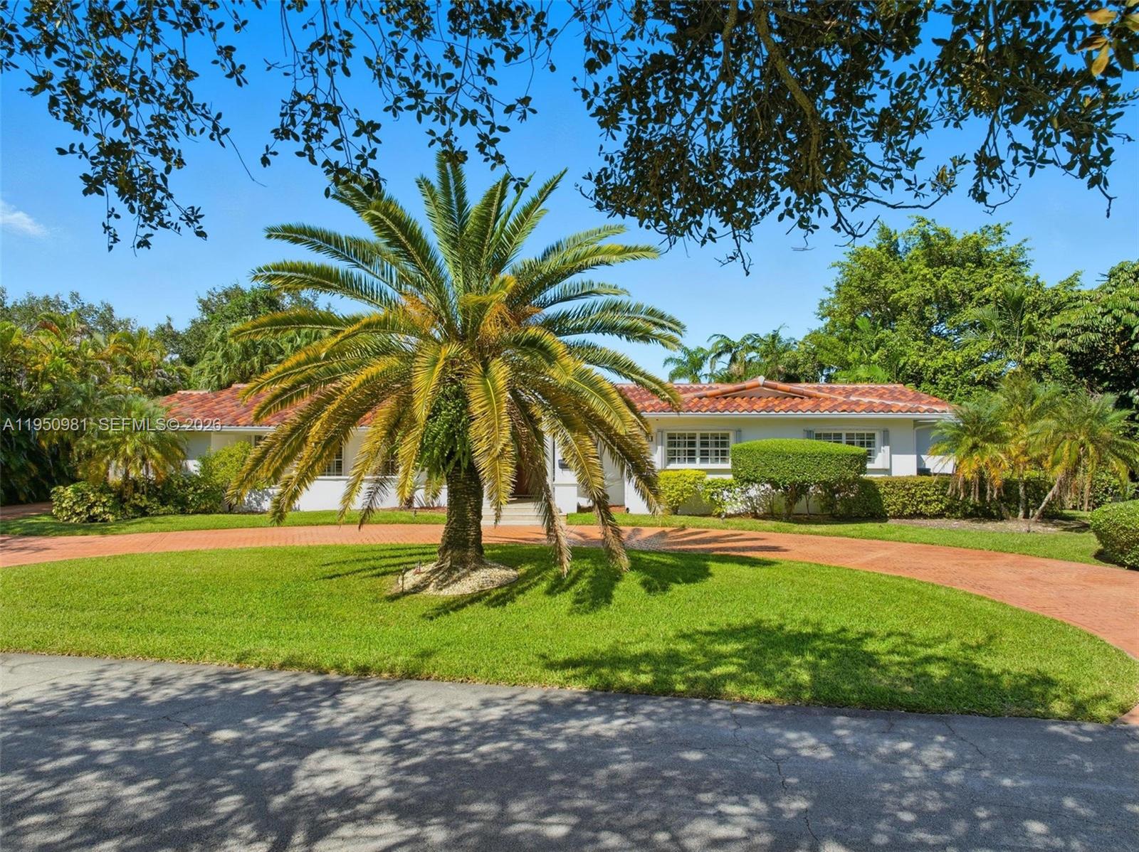 ROCK LAKE - Residential