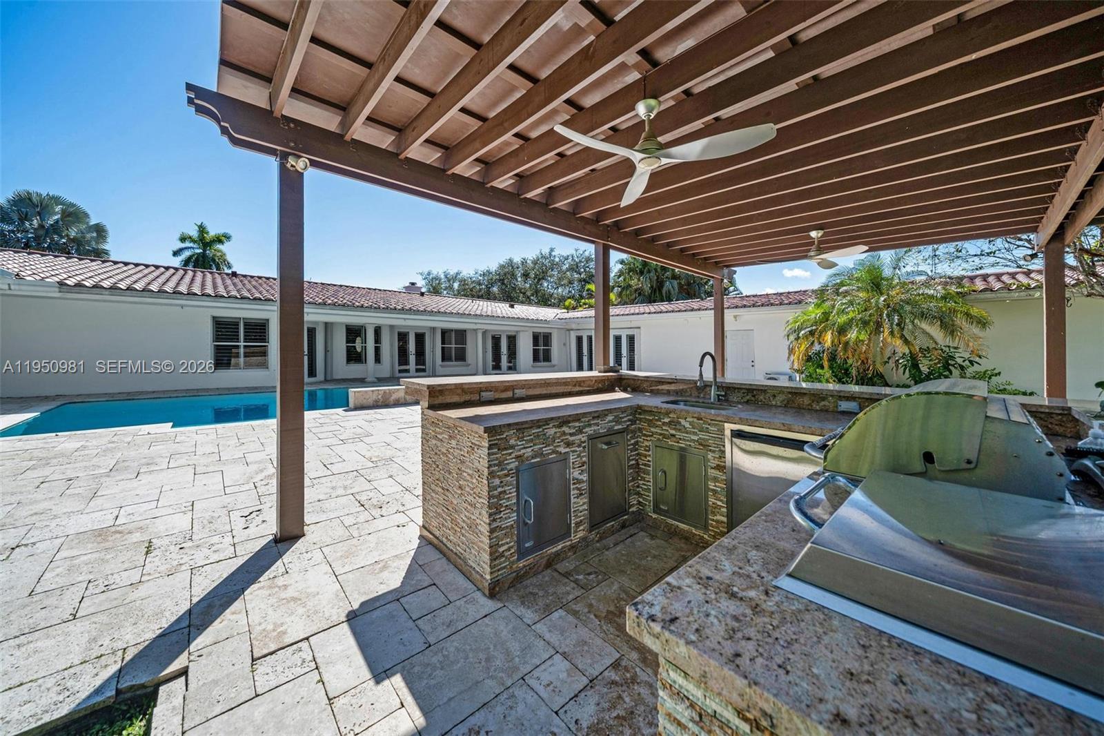 ROCK LAKE - Residential