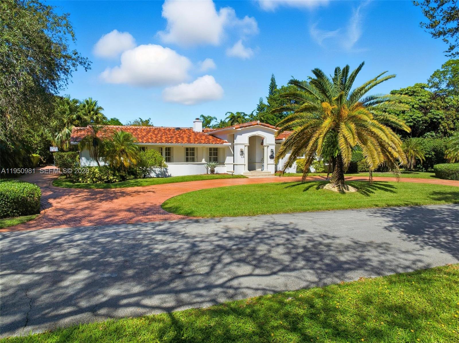 ROCK LAKE - Residential