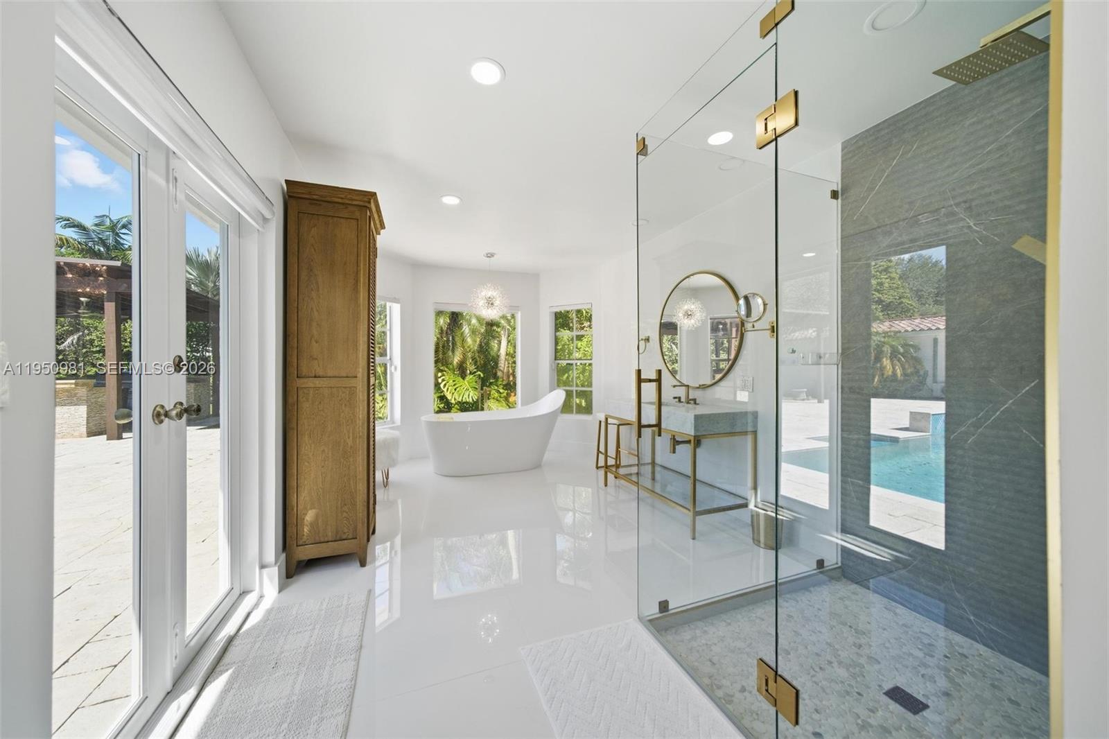 ROCK LAKE - Residential