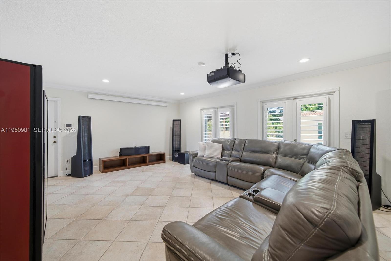 ROCK LAKE - Residential